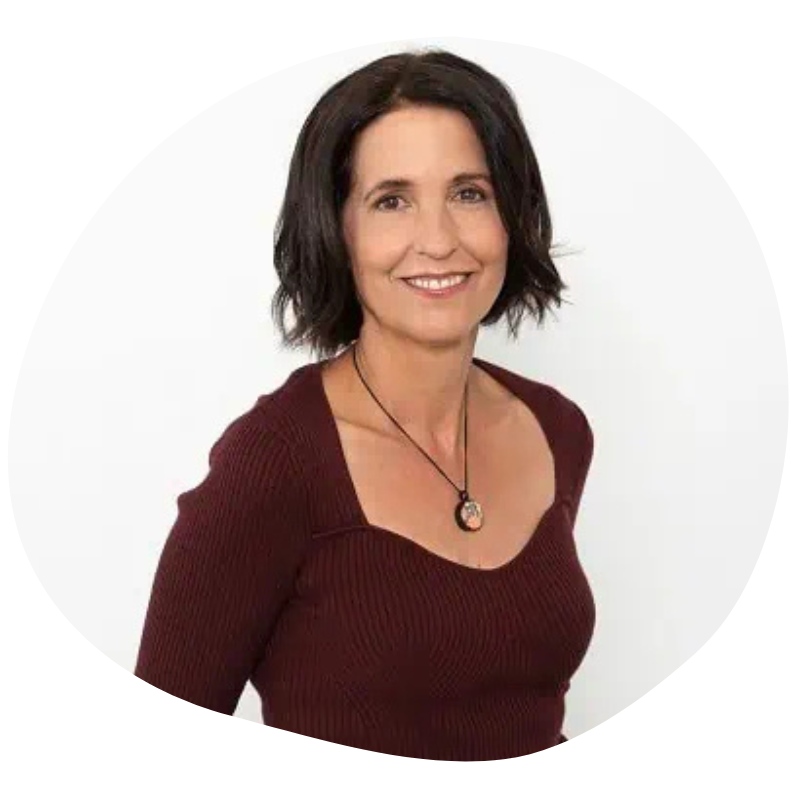 Lara Briden Headshot-1